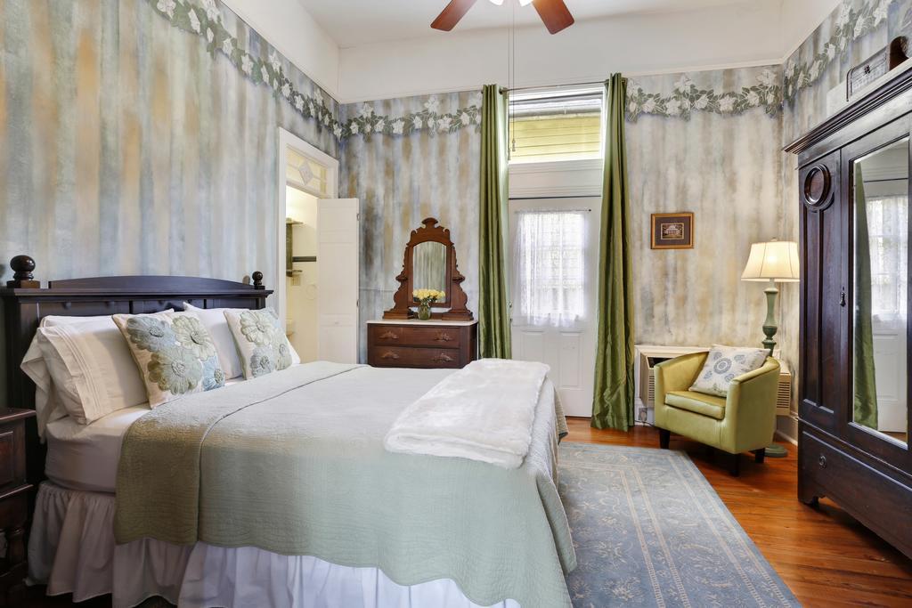 Auld Sweet Olive Bed And Breakfast Nova Orleães Exterior foto